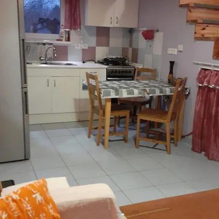 Peaceful Cottage, Close To Nature, Town And Bus Horská chata